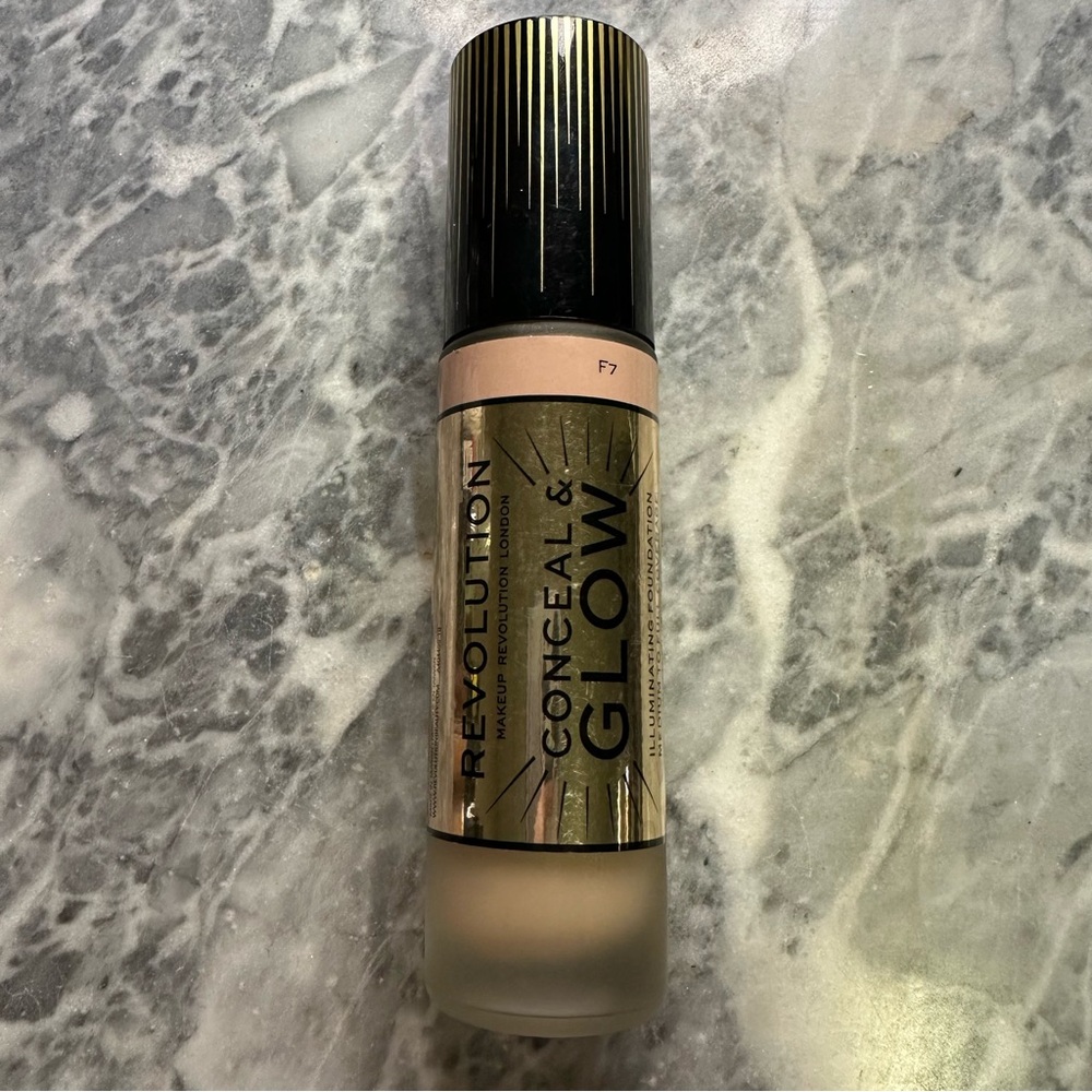 Revolution Conceal and Glow Illuminating Foundation F7